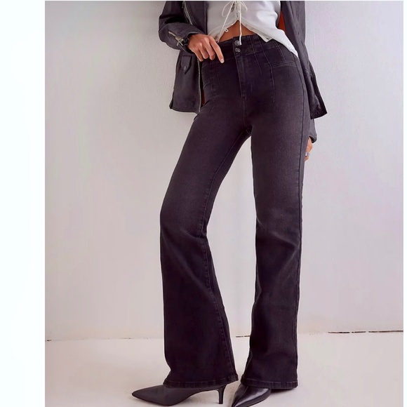 We The Free Jayde Flare Jeans in Onyx Size 26 - Picture 1 of 11